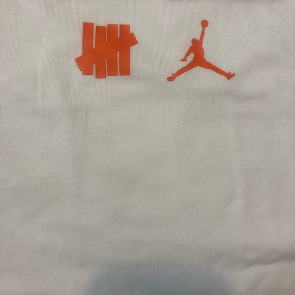 Jordan x Undefeated T-Shirt White 2XL. Color White. - Picture 4 of 6